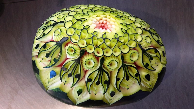 طراحی روی هندوانه