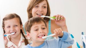 چگونه از دندان های کودکمان مواظبت کنیم؟