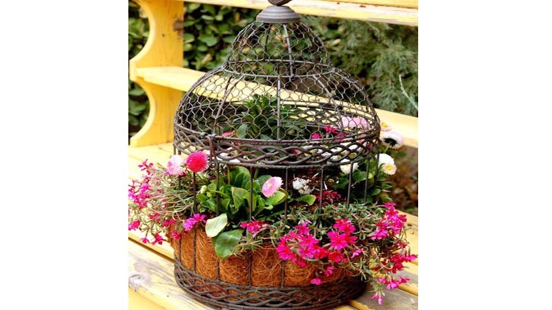 قفس گل برای تزیین باغ
