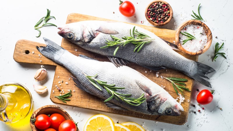 ماهی چرب یک منبع غنی از چربی های مفید است