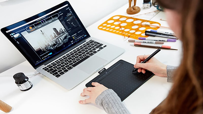 Wacom  Intuos M Bluetooth : بهترین تبلت وایرلس