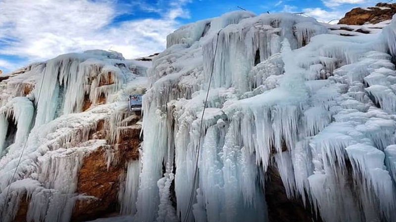 آبشار یخی آبنیک