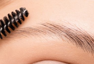 ایا کاشت ابرو دائمی است و طبیعی جلو می کند